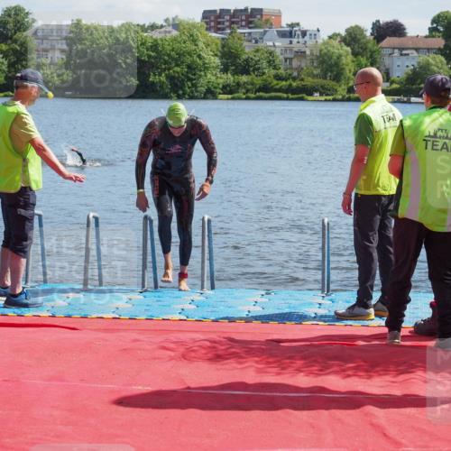 16.06.2024 - 7 Türme Triathlon KatJ http://msf.ph/oto/6295797 16.06.2024 11:08:07 Schwimmen 10, 208, 245 meine-sportfotos.de