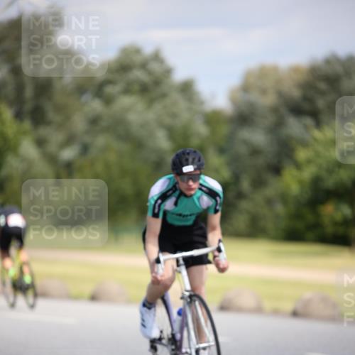 16.06.2024 - 26. Vierlanden-Triathlon Jannik Wohlers http://msf.ph/oto/6295916 16.06.2024 11:37:36 Radfahren 8, 193, 206, 223, 265, 273, 326, 333, 535 meine-sportfotos.de