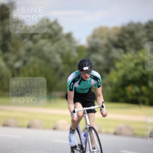 16.06.2024 - 26. Vierlanden-Triathlon Jannik Wohlers http://msf.ph/oto/6295939 16.06.2024 11:37:37 Radfahren 8, 120, 193, 206, 223, 273, 333, 535 meine-sportfotos.de