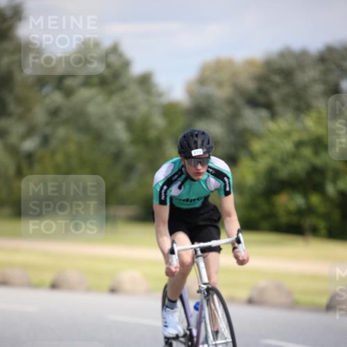 16.06.2024 - 26. Vierlanden-Triathlon Jannik Wohlers http://msf.ph/oto/6295948 16.06.2024 11:37:37 Radfahren 8, 120, 193, 206, 223, 273, 333, 535 meine-sportfotos.de