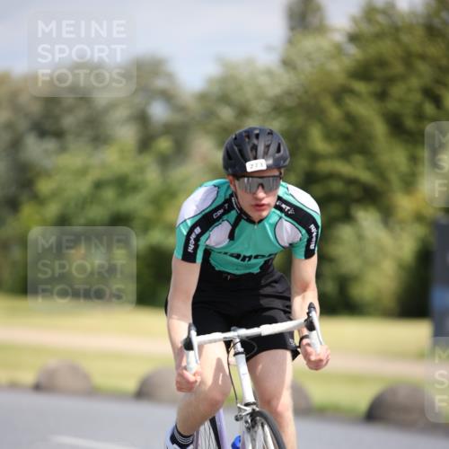 16.06.2024 - 26. Vierlanden-Triathlon Jannik Wohlers http://msf.ph/oto/6296069 16.06.2024 11:37:37 Radfahren 8, 120, 193, 206, 223, 273, 333, 535 meine-sportfotos.de