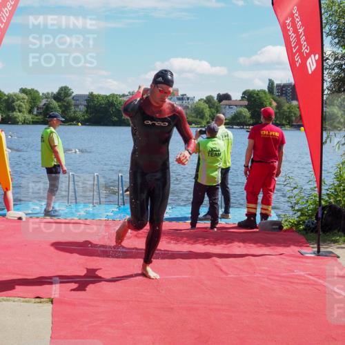 16.06.2024 - 7 Türme Triathlon KatJ http://msf.ph/oto/6296076 16.06.2024 11:08:48 Schwimmen 191, 208, 245 meine-sportfotos.de