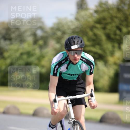 16.06.2024 - 26. Vierlanden-Triathlon Jannik Wohlers http://msf.ph/oto/6296077 16.06.2024 11:37:37 Radfahren 8, 120, 193, 206, 223, 273, 333, 535 meine-sportfotos.de