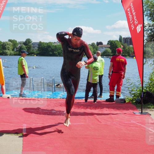 16.06.2024 - 7 Türme Triathlon KatJ http://msf.ph/oto/6296083 16.06.2024 11:08:48 Schwimmen 191, 208, 245 meine-sportfotos.de