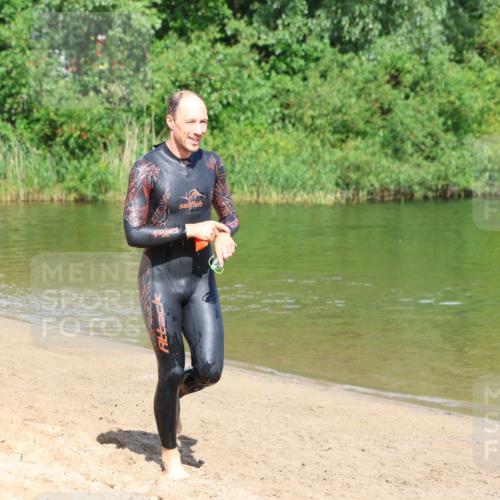 16.06.2024 - 26. Vierlanden-Triathlon Strokosch-Dieckow http://msf.ph/oto/6296086 16.06.2024 09:40:15 Schwimmen 1, 1 meine-sportfotos.de