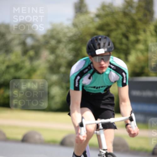 16.06.2024 - 26. Vierlanden-Triathlon Jannik Wohlers http://msf.ph/oto/6296100 16.06.2024 11:37:38 Radfahren 8, 120, 193, 206, 223, 257, 273, 333, 535 meine-sportfotos.de