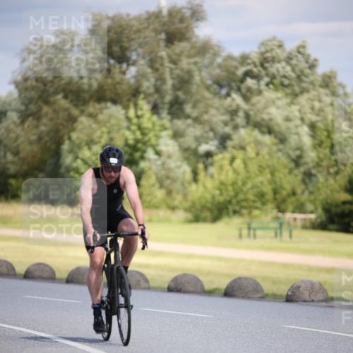 16.06.2024 - 26. Vierlanden-Triathlon Jannik Wohlers http://msf.ph/oto/6296111 16.06.2024 11:37:47 Radfahren 120, 230, 257, 293, 406 meine-sportfotos.de
