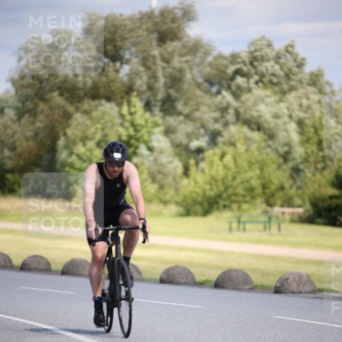 16.06.2024 - 26. Vierlanden-Triathlon Jannik Wohlers http://msf.ph/oto/6296120 16.06.2024 11:37:47 Radfahren 120, 230, 257, 293, 406 meine-sportfotos.de