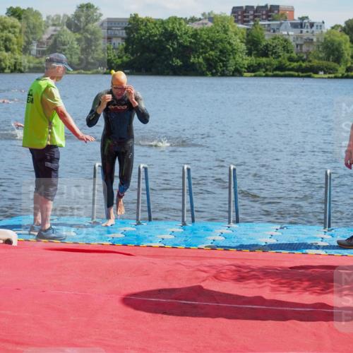 16.06.2024 - 7 Türme Triathlon KatJ http://msf.ph/oto/6296122 16.06.2024 11:08:58 Schwimmen 191 meine-sportfotos.de