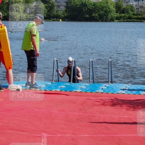 16.06.2024 - 7 Türme Triathlon KatJ http://msf.ph/oto/6296186 16.06.2024 11:09:18 Schwimmen 202 meine-sportfotos.de