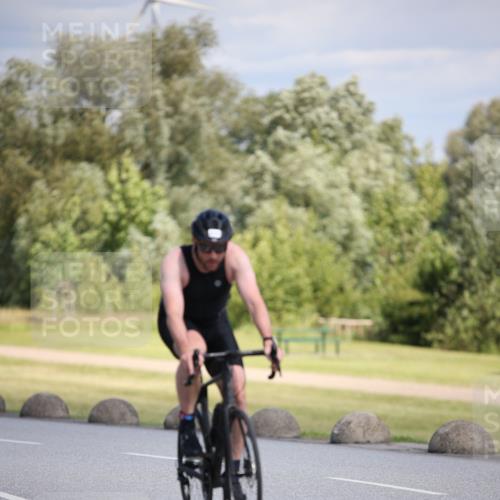 16.06.2024 - 26. Vierlanden-Triathlon Jannik Wohlers http://msf.ph/oto/6296187 16.06.2024 11:37:48 Radfahren 230, 257, 293, 406 meine-sportfotos.de