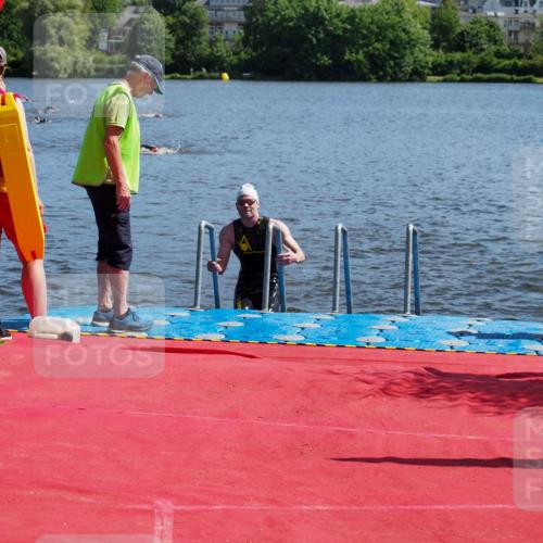 16.06.2024 - 7 Türme Triathlon KatJ http://msf.ph/oto/6296196 16.06.2024 11:09:18 Schwimmen 202 meine-sportfotos.de