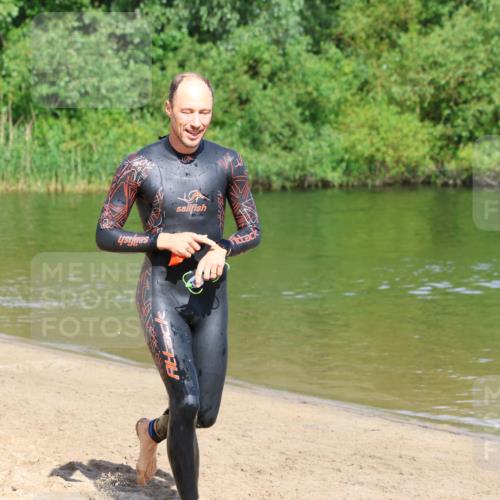 16.06.2024 - 26. Vierlanden-Triathlon Strokosch-Dieckow http://msf.ph/oto/6296205 16.06.2024 09:40:16 Schwimmen 1, 1 meine-sportfotos.de