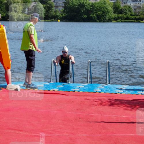 16.06.2024 - 7 Türme Triathlon KatJ http://msf.ph/oto/6296223 16.06.2024 11:09:19 Schwimmen 202 meine-sportfotos.de