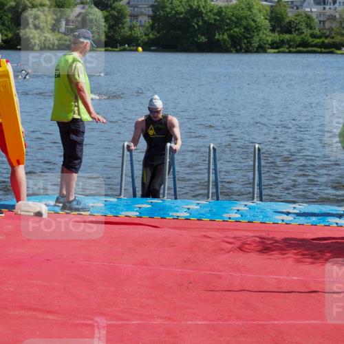 16.06.2024 - 7 Türme Triathlon KatJ http://msf.ph/oto/6296227 16.06.2024 11:09:19 Schwimmen 202 meine-sportfotos.de