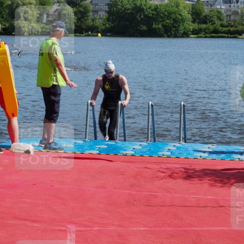 16.06.2024 - 7 Türme Triathlon KatJ http://msf.ph/oto/6296230 16.06.2024 11:09:19 Schwimmen 202 meine-sportfotos.de