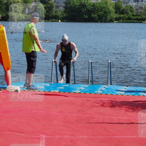 16.06.2024 - 7 Türme Triathlon KatJ http://msf.ph/oto/6296235 16.06.2024 11:09:19 Schwimmen 202 meine-sportfotos.de