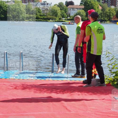 16.06.2024 - 7 Türme Triathlon KatJ http://msf.ph/oto/6296249 16.06.2024 11:09:20 Schwimmen 202 meine-sportfotos.de