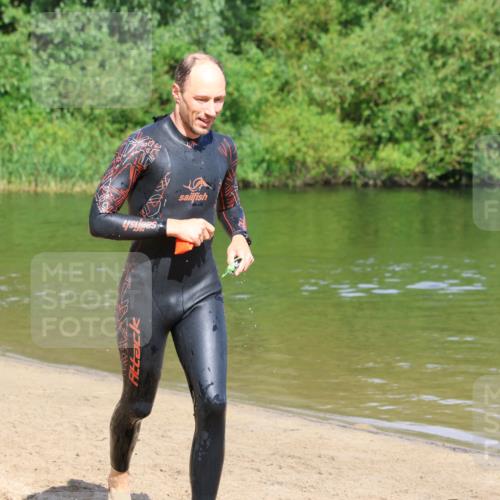16.06.2024 - 26. Vierlanden-Triathlon Strokosch-Dieckow http://msf.ph/oto/6296255 16.06.2024 09:40:16 Schwimmen 1, 1 meine-sportfotos.de