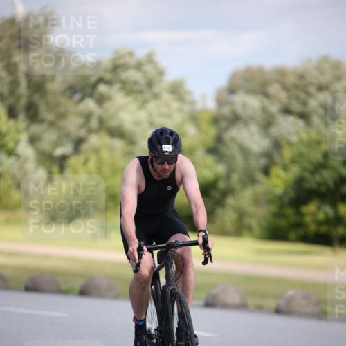 16.06.2024 - 26. Vierlanden-Triathlon Jannik Wohlers http://msf.ph/oto/6296276 16.06.2024 11:37:48 Radfahren 230, 257, 293, 406 meine-sportfotos.de
