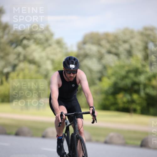 16.06.2024 - 26. Vierlanden-Triathlon Jannik Wohlers http://msf.ph/oto/6296301 16.06.2024 11:37:48 Radfahren 230, 257, 293, 406 meine-sportfotos.de