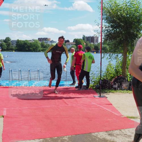 16.06.2024 - 7 Türme Triathlon KatJ http://msf.ph/oto/6296321 16.06.2024 11:09:23 Schwimmen 202 meine-sportfotos.de