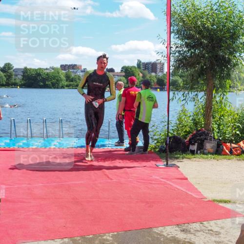 16.06.2024 - 7 Türme Triathlon KatJ http://msf.ph/oto/6296326 16.06.2024 11:09:23 Schwimmen 202 meine-sportfotos.de
