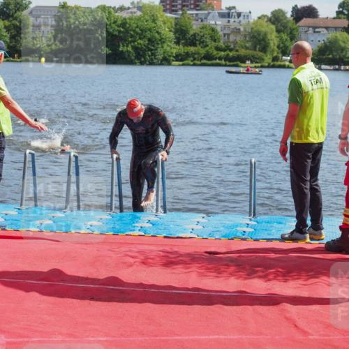 16.06.2024 - 7 Türme Triathlon KatJ http://msf.ph/oto/6296382 16.06.2024 11:09:51 Schwimmen 15, 16, 47, 201, 202 meine-sportfotos.de