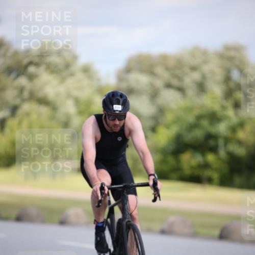 16.06.2024 - 26. Vierlanden-Triathlon Jannik Wohlers http://msf.ph/oto/6296399 16.06.2024 11:37:49 Radfahren 230, 293, 406 meine-sportfotos.de