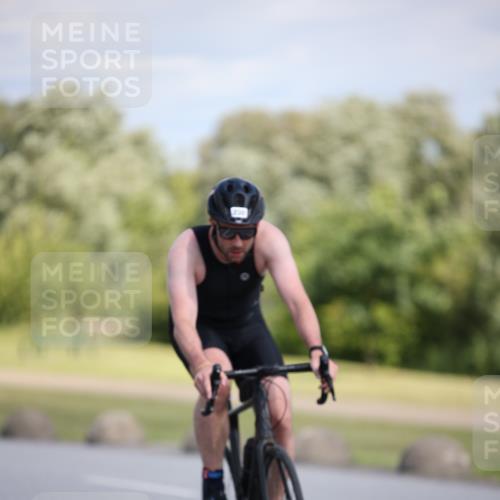 16.06.2024 - 26. Vierlanden-Triathlon Jannik Wohlers http://msf.ph/oto/6296417 16.06.2024 11:37:49 Radfahren 230, 293, 406 meine-sportfotos.de