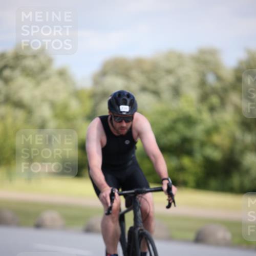 16.06.2024 - 26. Vierlanden-Triathlon Jannik Wohlers http://msf.ph/oto/6296425 16.06.2024 11:37:49 Radfahren 230, 293, 406 meine-sportfotos.de
