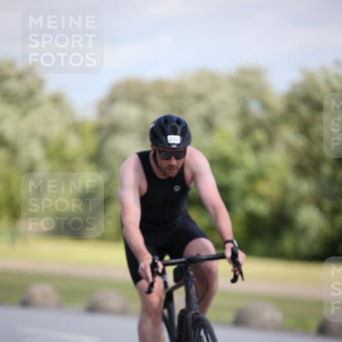 16.06.2024 - 26. Vierlanden-Triathlon Jannik Wohlers http://msf.ph/oto/6296441 16.06.2024 11:37:49 Radfahren 230, 293, 406 meine-sportfotos.de