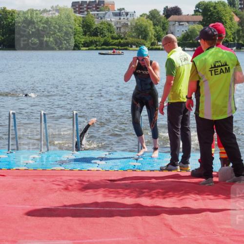 16.06.2024 - 7 Türme Triathlon KatJ http://msf.ph/oto/6296508 16.06.2024 11:10:09 Schwimmen 15, 16, 47, 201 meine-sportfotos.de