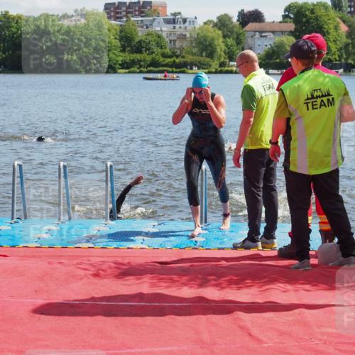 16.06.2024 - 7 Türme Triathlon KatJ http://msf.ph/oto/6296510 16.06.2024 11:10:09 Schwimmen 15, 16, 47, 201 meine-sportfotos.de