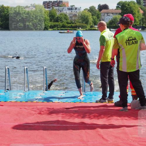 16.06.2024 - 7 Türme Triathlon KatJ http://msf.ph/oto/6296516 16.06.2024 11:10:09 Schwimmen 15, 16, 47, 201 meine-sportfotos.de
