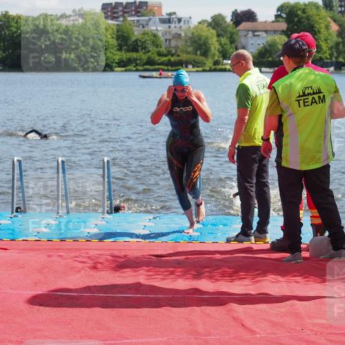 16.06.2024 - 7 Türme Triathlon KatJ http://msf.ph/oto/6296521 16.06.2024 11:10:09 Schwimmen 15, 16, 47, 201 meine-sportfotos.de