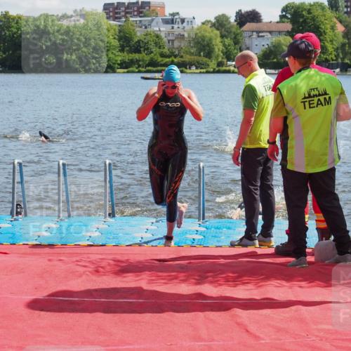 16.06.2024 - 7 Türme Triathlon KatJ http://msf.ph/oto/6296530 16.06.2024 11:10:09 Schwimmen 15, 16, 47, 201 meine-sportfotos.de