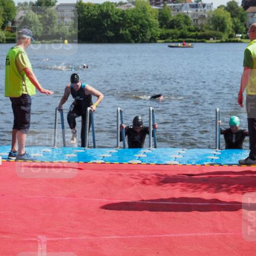 16.06.2024 - 7 Türme Triathlon KatJ http://msf.ph/oto/6296575 16.06.2024 11:10:14 Schwimmen 15, 47, 201 meine-sportfotos.de