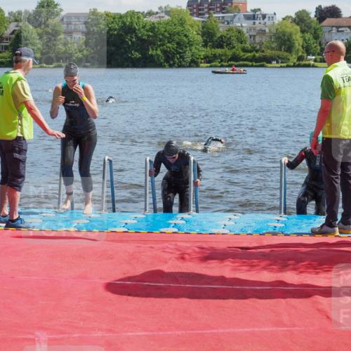 16.06.2024 - 7 Türme Triathlon KatJ http://msf.ph/oto/6296617 16.06.2024 11:10:16 Schwimmen 15, 42, 47, 201 meine-sportfotos.de