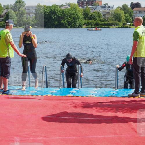 16.06.2024 - 7 Türme Triathlon KatJ http://msf.ph/oto/6296624 16.06.2024 11:10:16 Schwimmen 15, 42, 47, 201 meine-sportfotos.de
