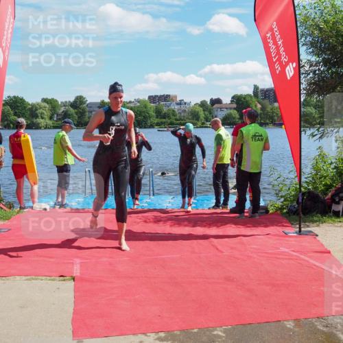 16.06.2024 - 7 Türme Triathlon KatJ http://msf.ph/oto/6296643 16.06.2024 11:10:19 Schwimmen 15, 42, 47, 201 meine-sportfotos.de
