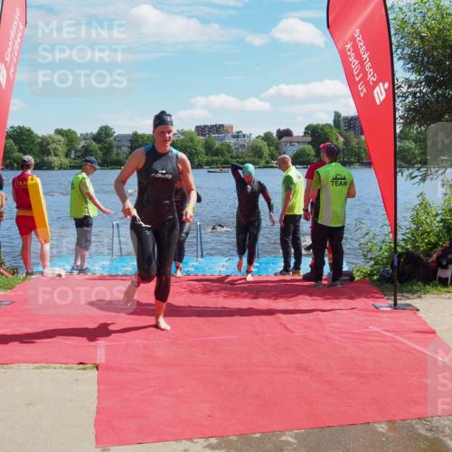 16.06.2024 - 7 Türme Triathlon KatJ http://msf.ph/oto/6296647 16.06.2024 11:10:19 Schwimmen 15, 42, 47, 201 meine-sportfotos.de
