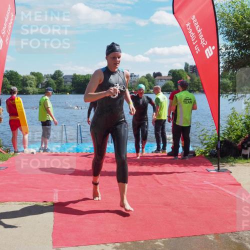 16.06.2024 - 7 Türme Triathlon KatJ http://msf.ph/oto/6296669 16.06.2024 11:10:20 Schwimmen 15, 42, 47, 201 meine-sportfotos.de
