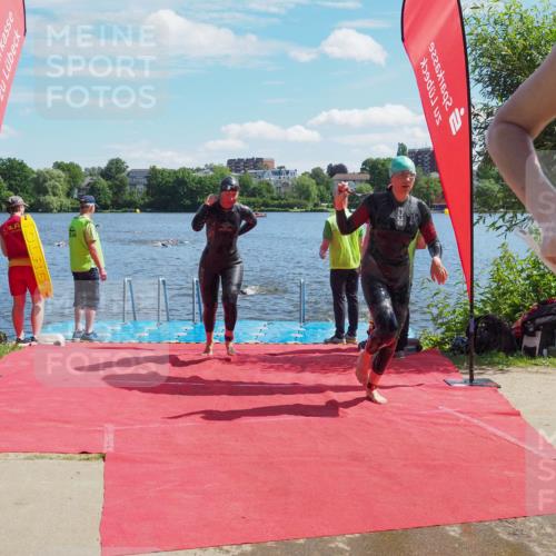16.06.2024 - 7 Türme Triathlon KatJ http://msf.ph/oto/6296680 16.06.2024 11:10:21 Schwimmen 15, 42, 47, 201, 246 meine-sportfotos.de