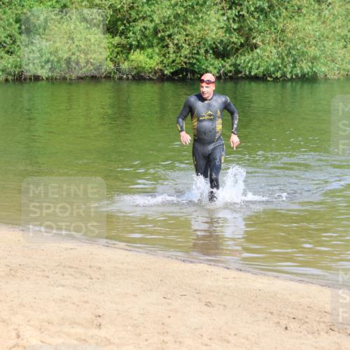 16.06.2024 - 26. Vierlanden-Triathlon Strokosch-Dieckow http://msf.ph/oto/6296683 16.06.2024 09:40:39 Schwimmen  meine-sportfotos.de