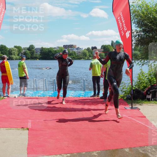 16.06.2024 - 7 Türme Triathlon KatJ http://msf.ph/oto/6296688 16.06.2024 11:10:21 Schwimmen 15, 42, 47, 201, 246 meine-sportfotos.de