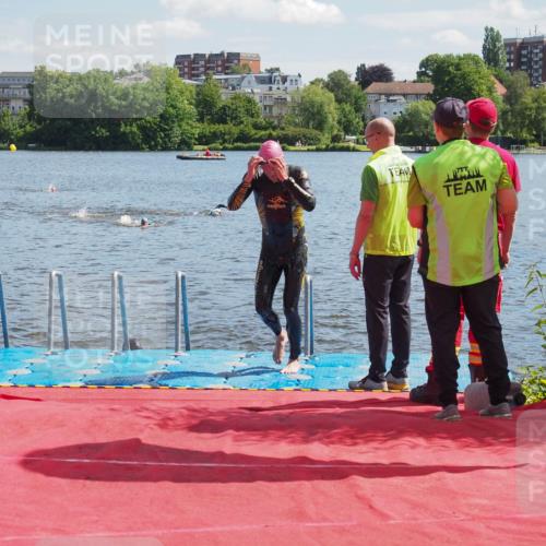 16.06.2024 - 7 Türme Triathlon KatJ http://msf.ph/oto/6296728 16.06.2024 11:10:29 Schwimmen 42, 47, 201, 246, 269 meine-sportfotos.de