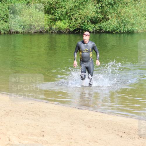 16.06.2024 - 26. Vierlanden-Triathlon Strokosch-Dieckow http://msf.ph/oto/6296735 16.06.2024 09:40:40 Schwimmen  meine-sportfotos.de