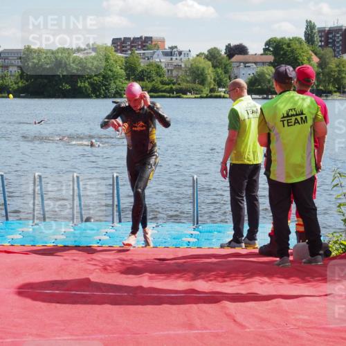 16.06.2024 - 7 Türme Triathlon KatJ http://msf.ph/oto/6296748 16.06.2024 11:10:29 Schwimmen 42, 47, 201, 246, 269 meine-sportfotos.de