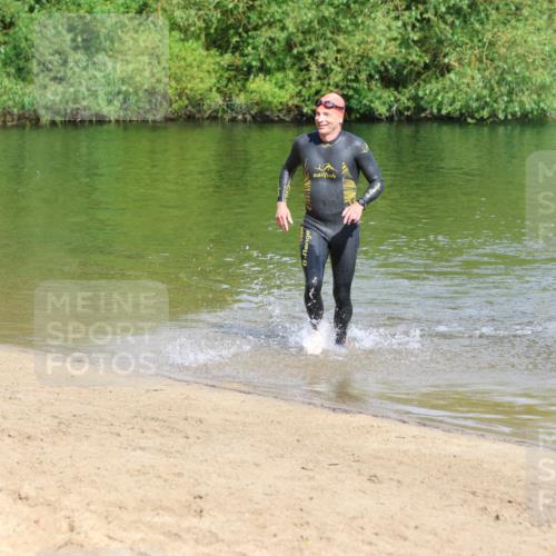 16.06.2024 - 26. Vierlanden-Triathlon Strokosch-Dieckow http://msf.ph/oto/6296777 16.06.2024 09:40:40 Schwimmen  meine-sportfotos.de